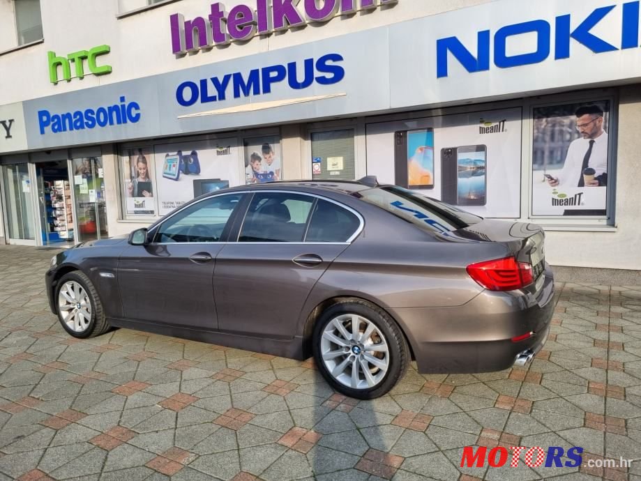 2013' BMW Serija 5 525Xd photo #6