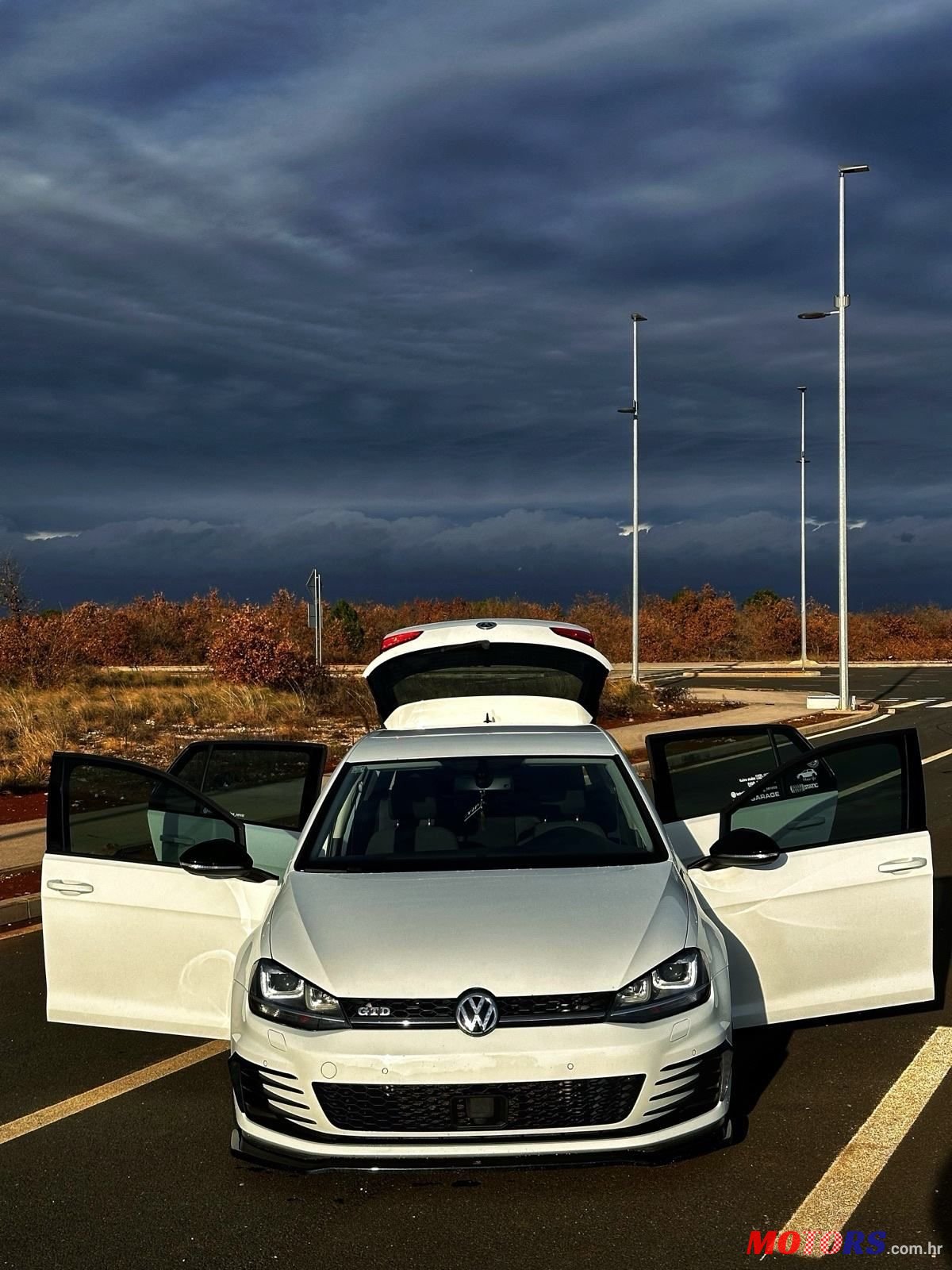 2014' Volkswagen Golf VII 1,6 Tdi photo #2