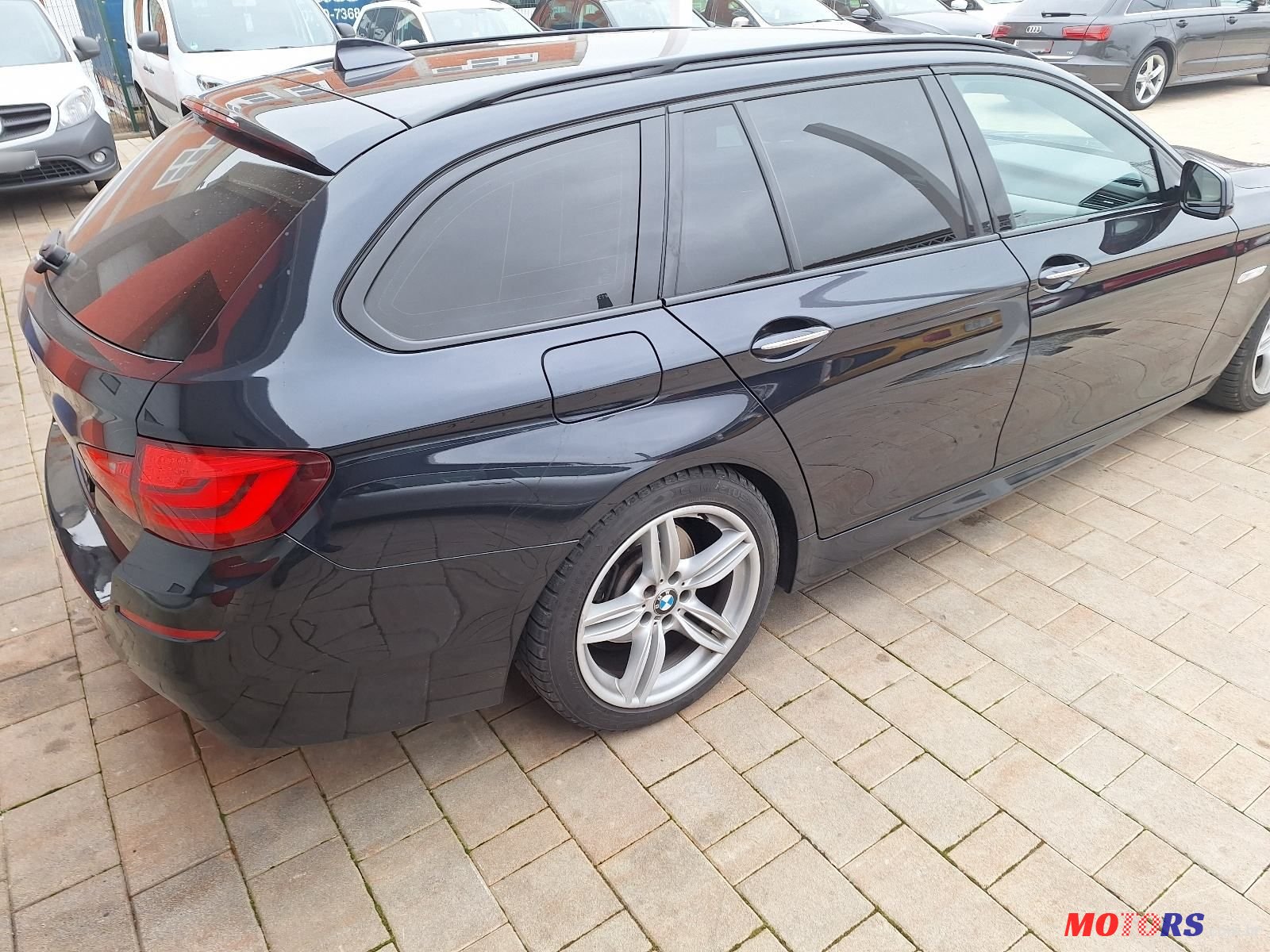 2013' BMW Serija 5 520D photo #6