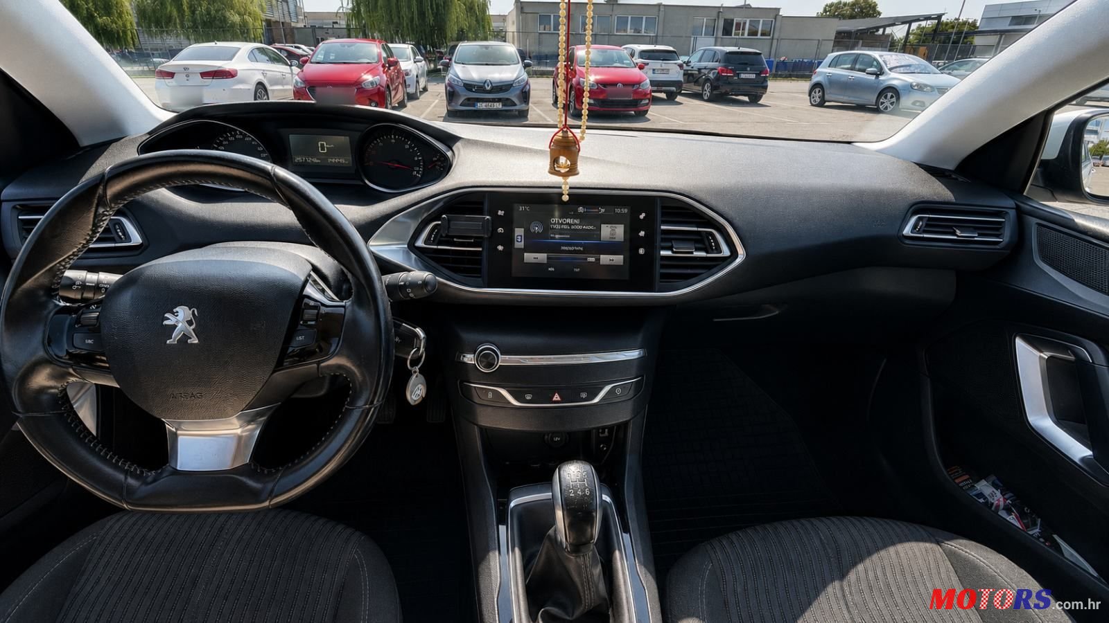 2015' Peugeot 308 1,6 Bluehdi photo #5