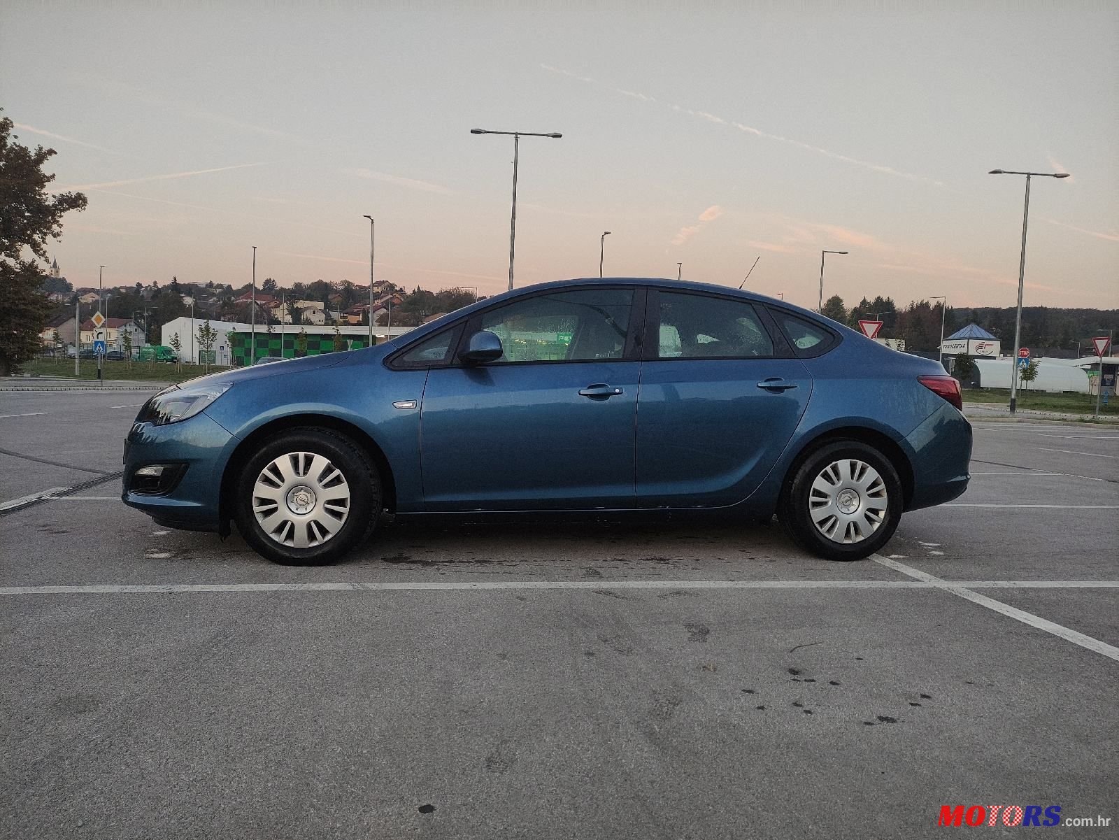 2017' Opel Astra 1.6 Cdti photo #2