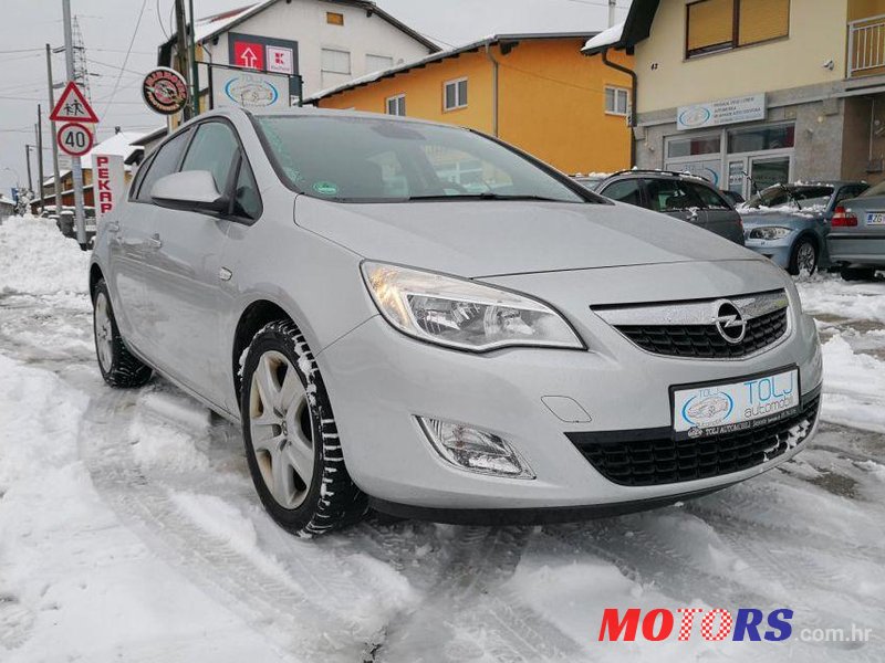 2011' Opel Astra 1,7 Cdti photo #2