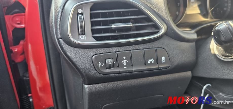 2018' Hyundai i30 1,4 Mpi photo #5