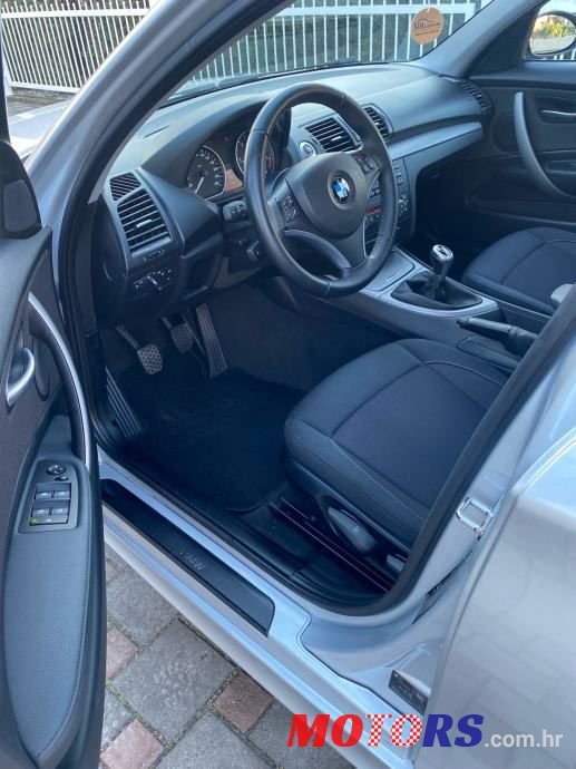 2009' BMW Serija 1 116D photo #6