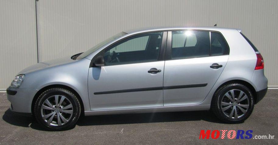 2007' Volkswagen Golf V Comfortline photo #2