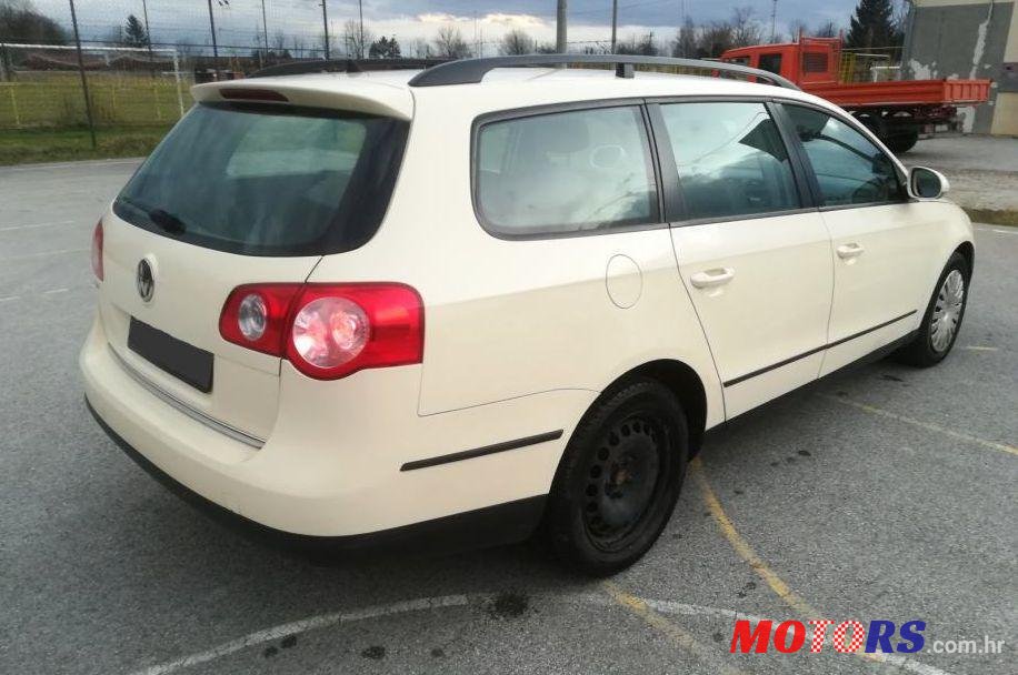 2010' Volkswagen Passat Variant 2,0 Tdi photo #1