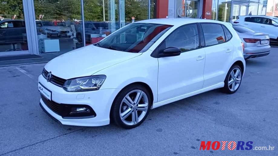 2017' Volkswagen Polo photo #3