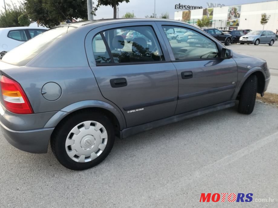 2006' Opel Astra photo #6