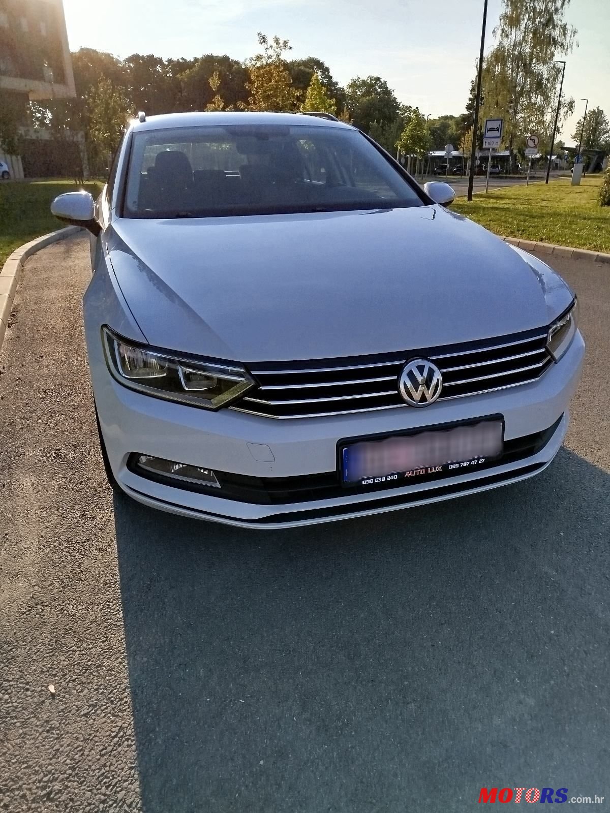 2017' Volkswagen Passat Variant photo #2