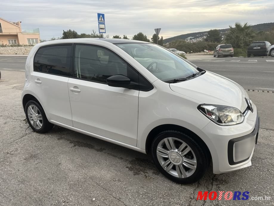 2016' Volkswagen Up! photo #3