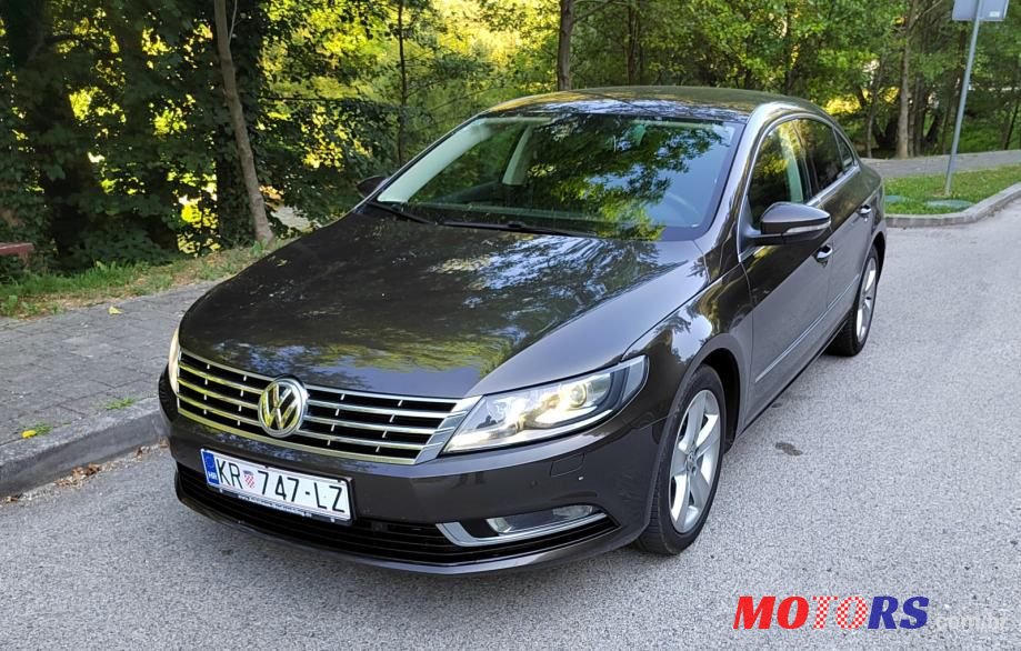 2012' Volkswagen Passat photo #1