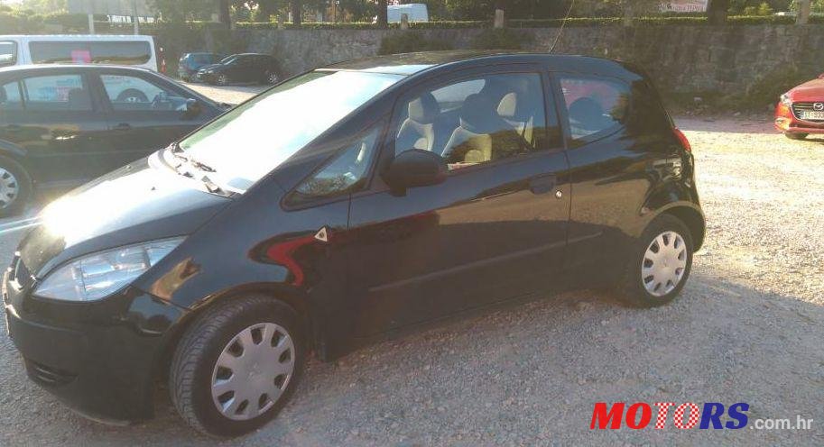 2007' Mitsubishi Colt photo #1