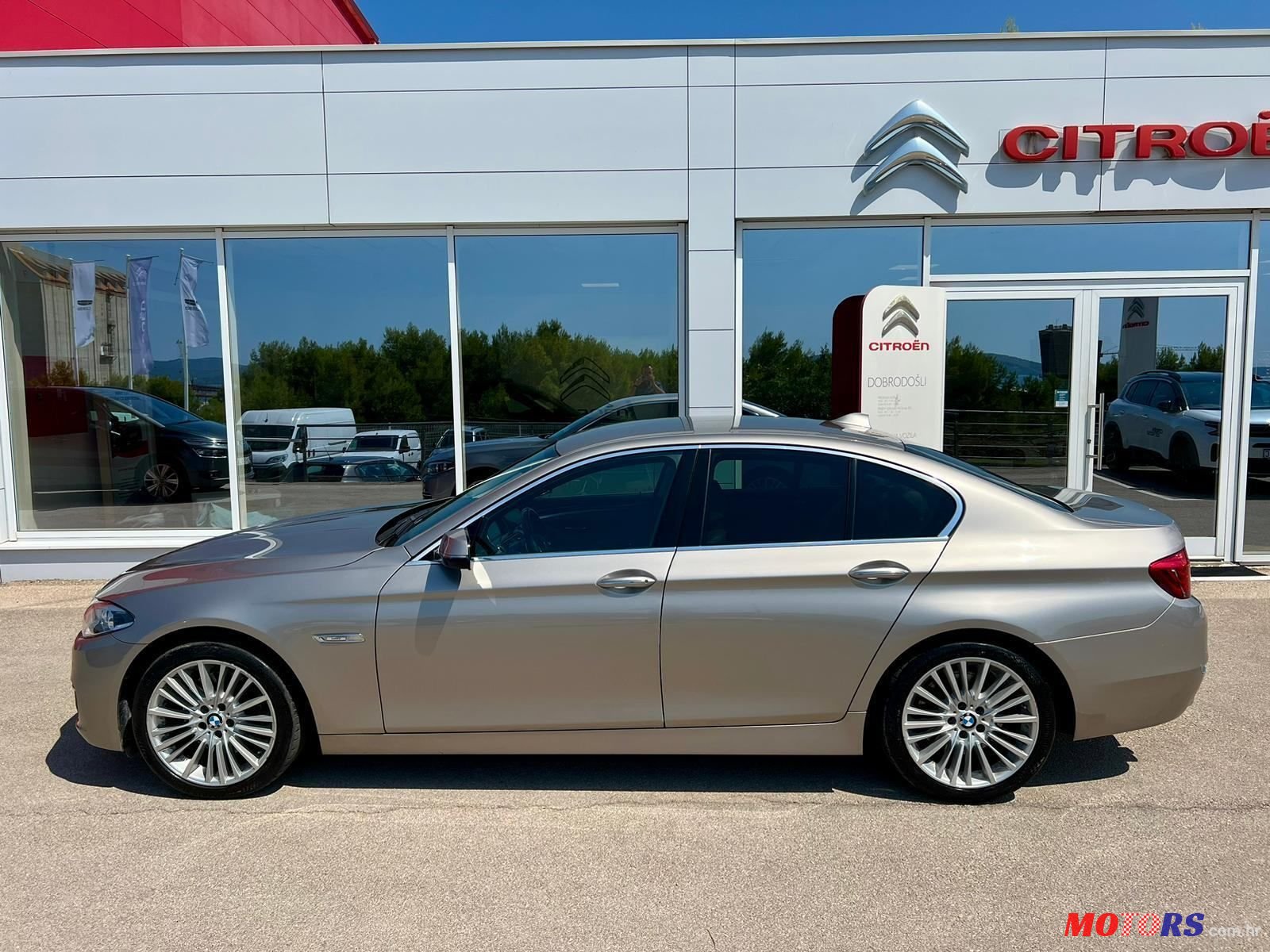 2016' BMW Serija 5 530D photo #2
