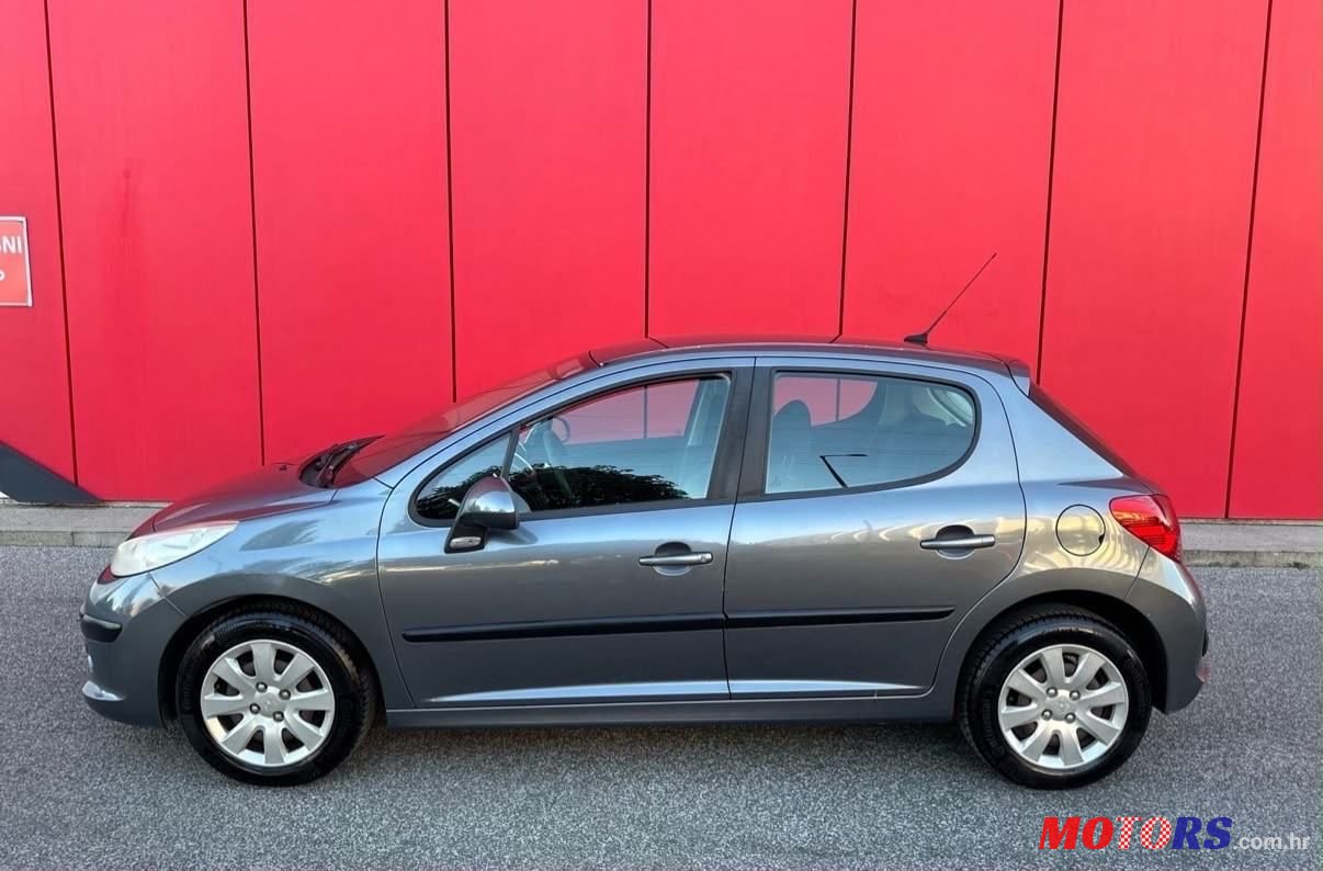 2009' Peugeot 207 1,4 Vti photo #5