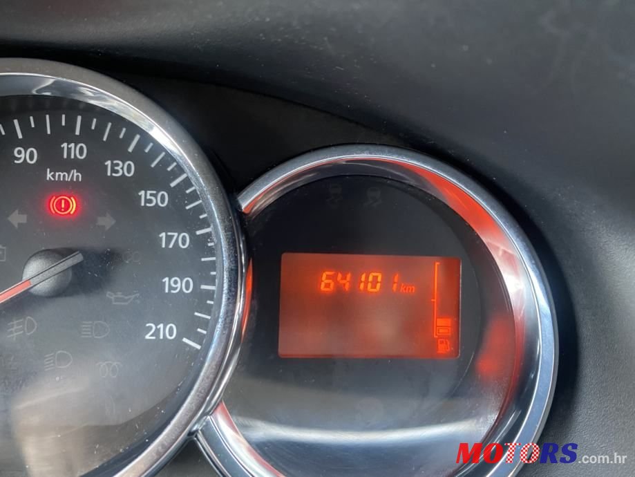 2015' Dacia Sandero photo #4