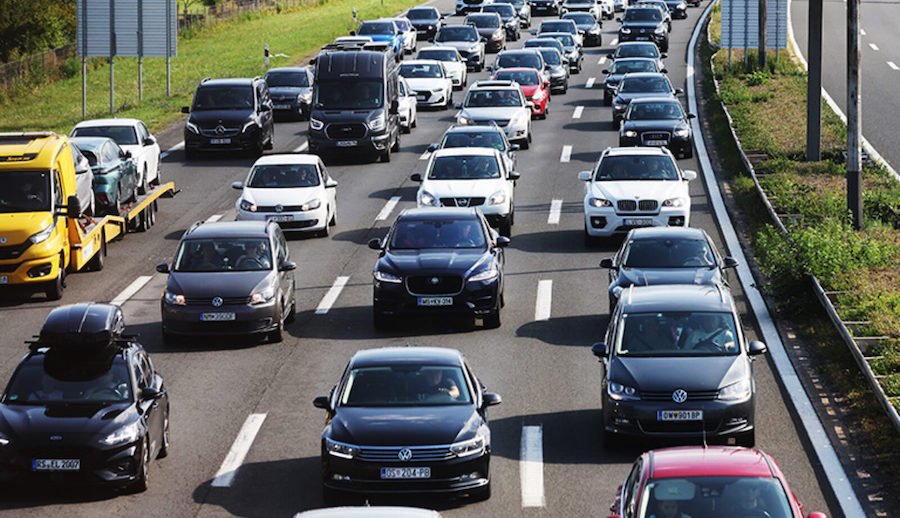 E-vozila i dalje na začelju po prodaji, benzinci ispred hibrida