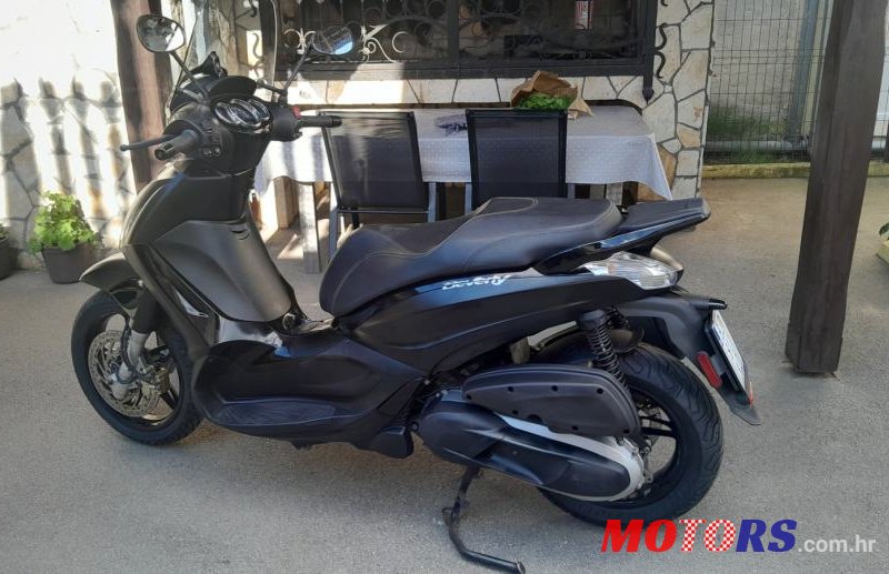 2020' Piaggio Bevely 350 photo #1