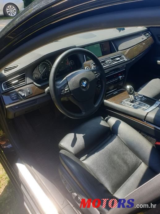 2013' BMW Serija 7 730D photo #6