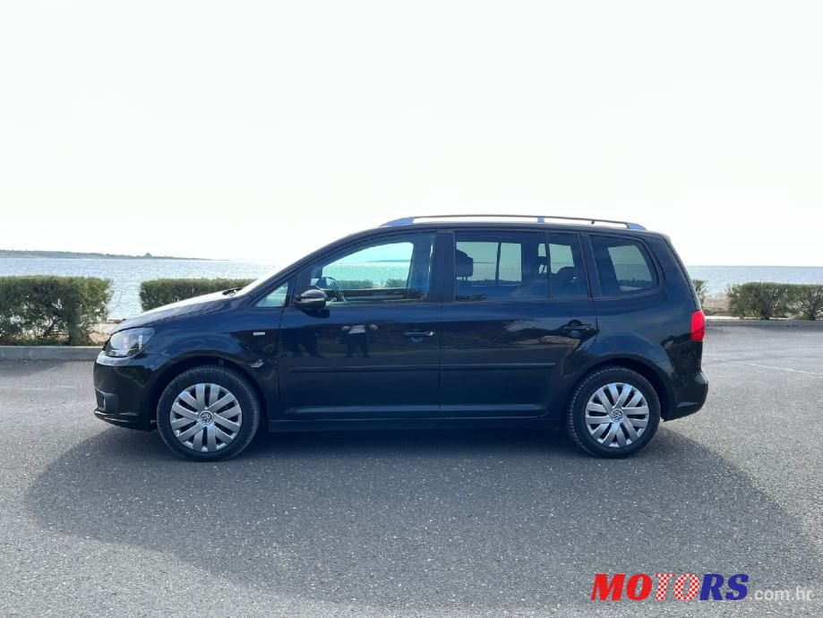 2014' Volkswagen Touran photo #4
