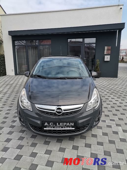 2013' Opel Corsa 1,3 Cdti photo #1