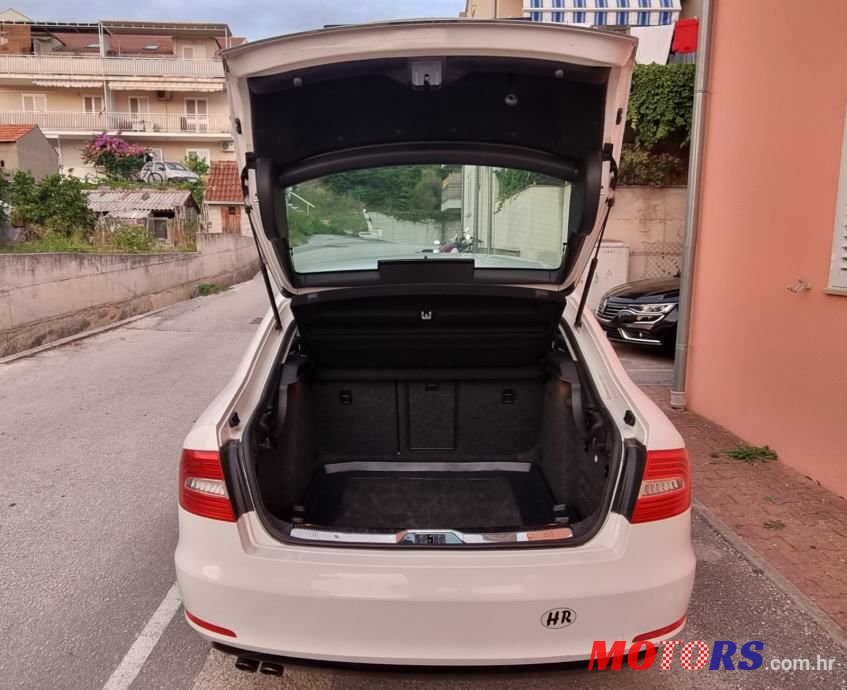 2013' Skoda Superb 2,0 Tdi photo #6