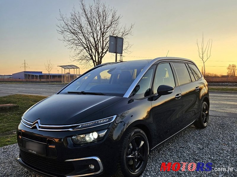 2017' Citroen C4 Grand Picasso photo #1