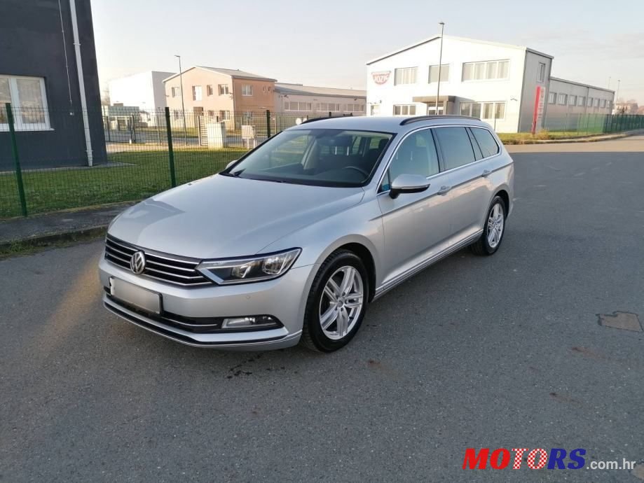 2017' Volkswagen Passat Variant photo #1