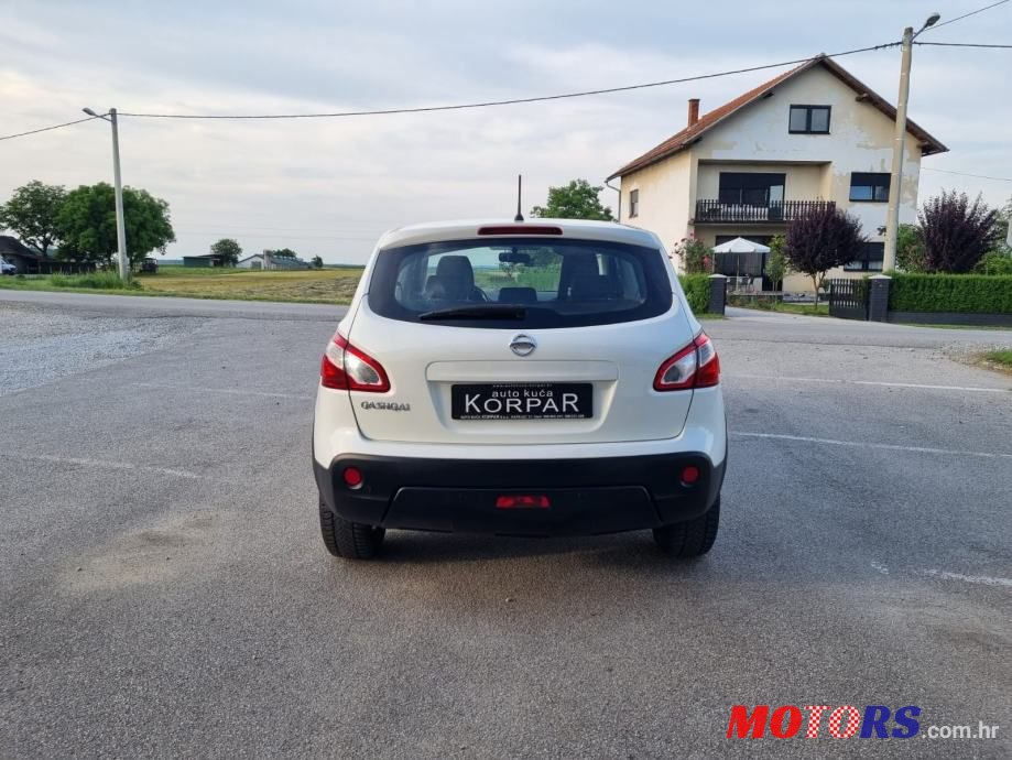 2013' Nissan Qashqai photo #6