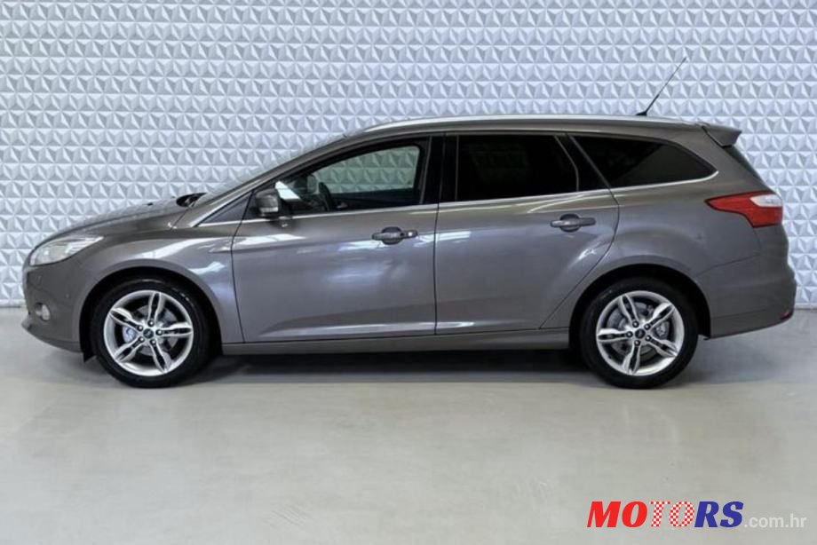 2013' Ford Focus Karavan photo #4