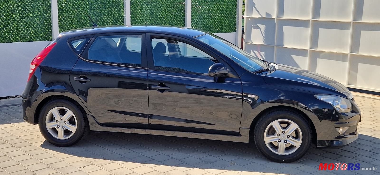 2011' Hyundai i30 1,4 16V photo #3