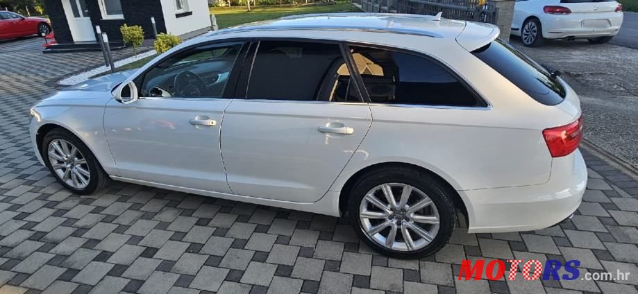 2011' Audi A6 Avant photo #2
