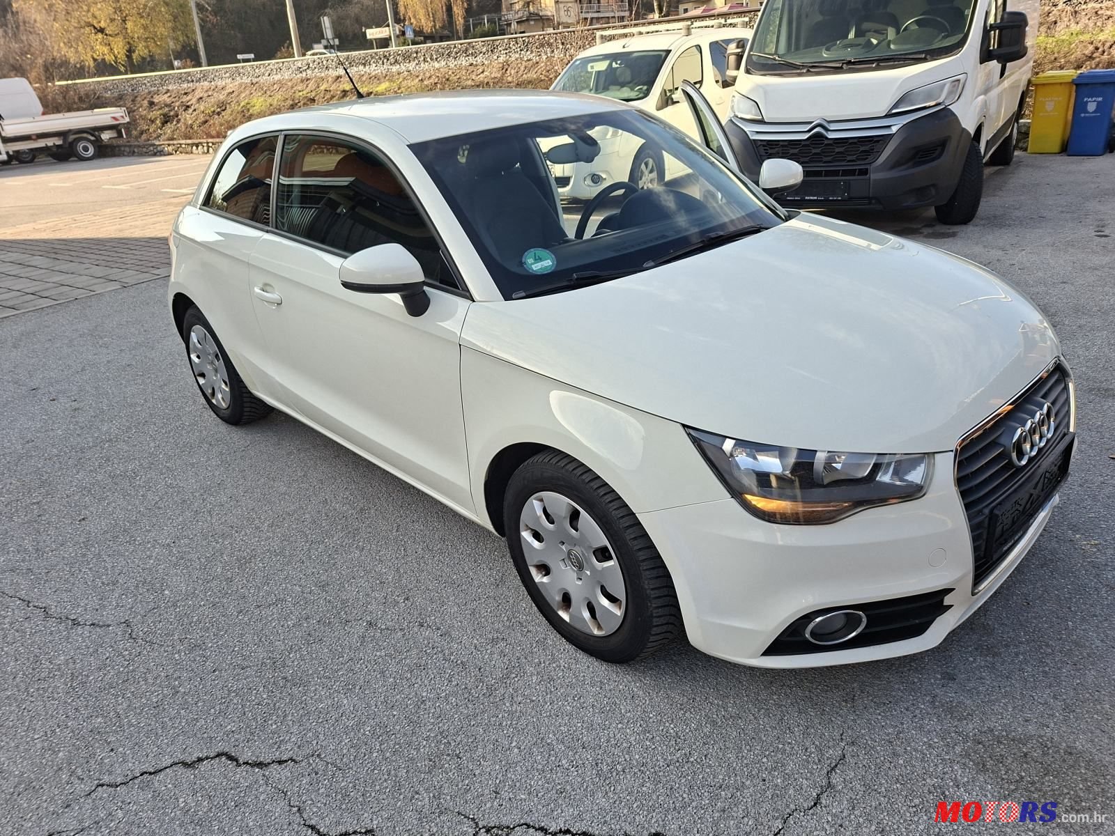 2011' Audi A1 1,6 Tdi photo #1