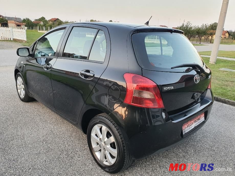 2008' Toyota Yaris photo #3