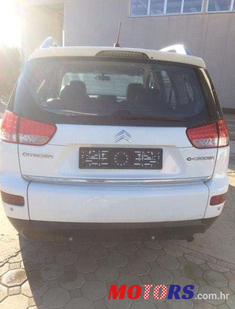 2009' Citroen C-Crosser 2.4 I photo #2
