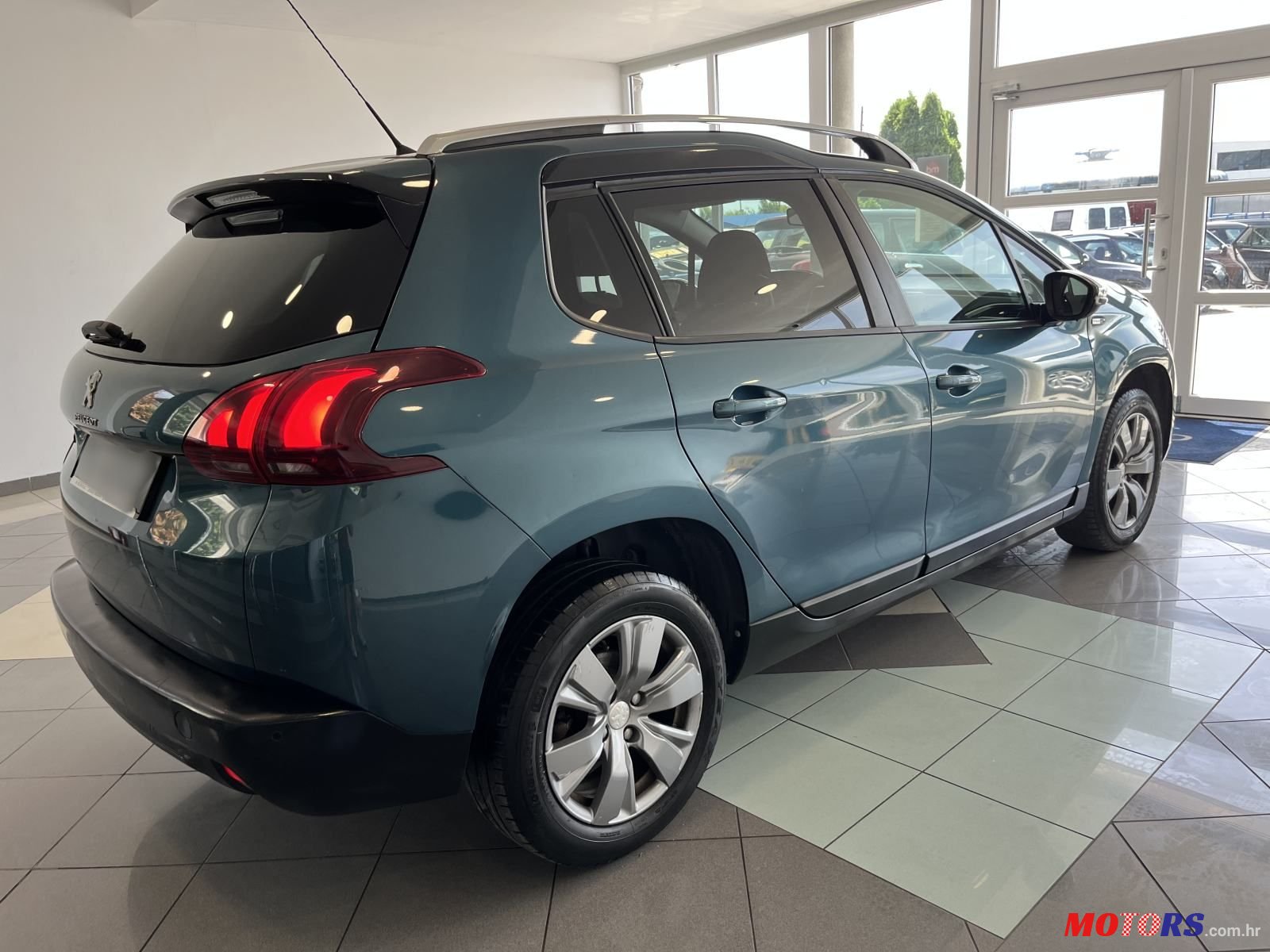 2017' Peugeot 2008 1,6 Bluehdi photo #6