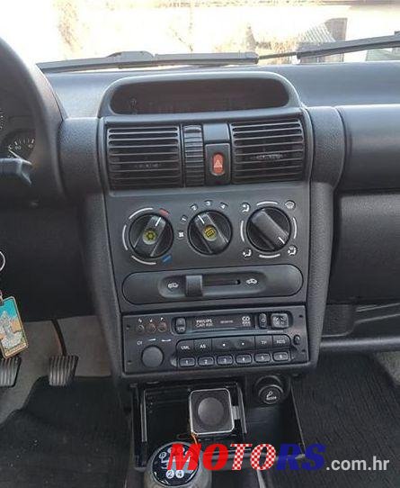 1998' Opel Corsa Sport 1,4 I 16V photo #2
