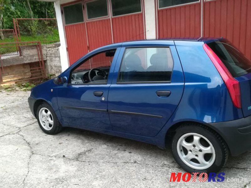 2001' Fiat Punto 1,9 Ds photo #2