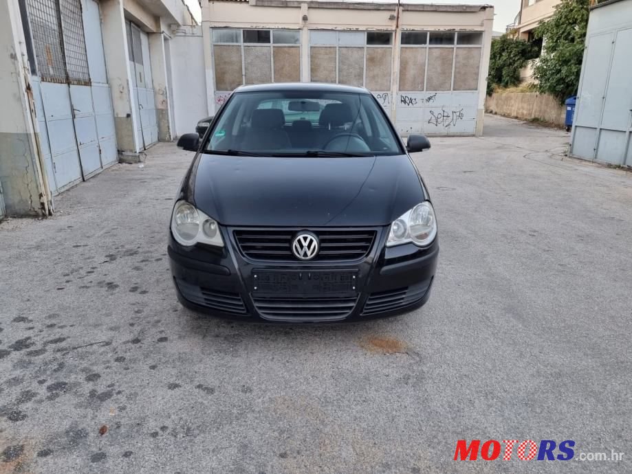 2005' Volkswagen Polo photo #4