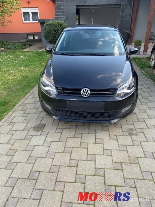 2011' Volkswagen Polo photo #1