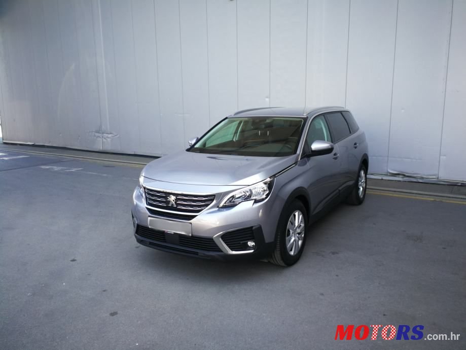2019' Peugeot 5008 photo #3