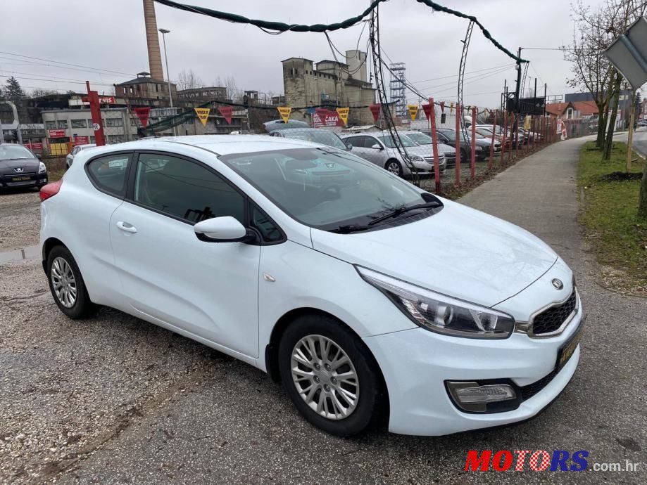 2013' Kia Ceed photo #1