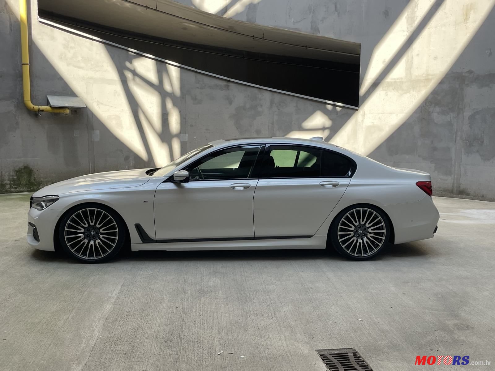 2016' BMW Serija 7 730D photo #4