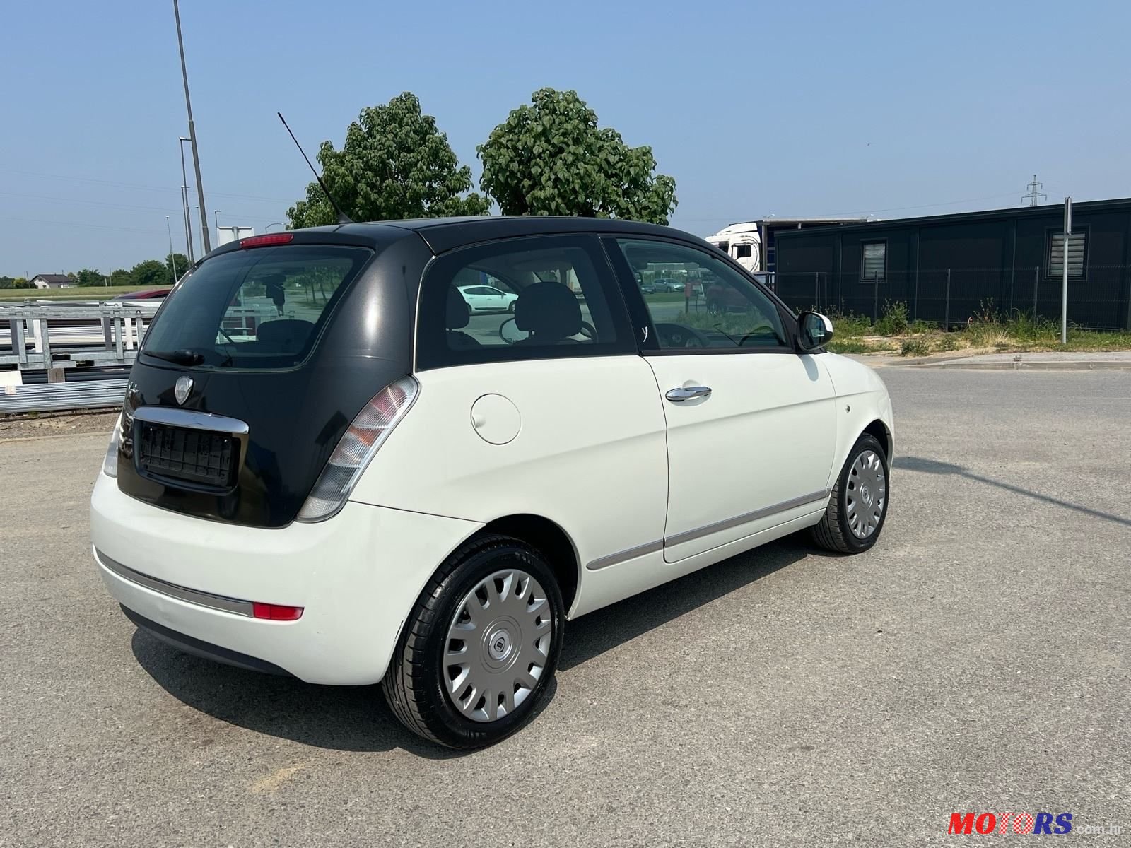 2011' Lancia Y 1,2 8V photo #6