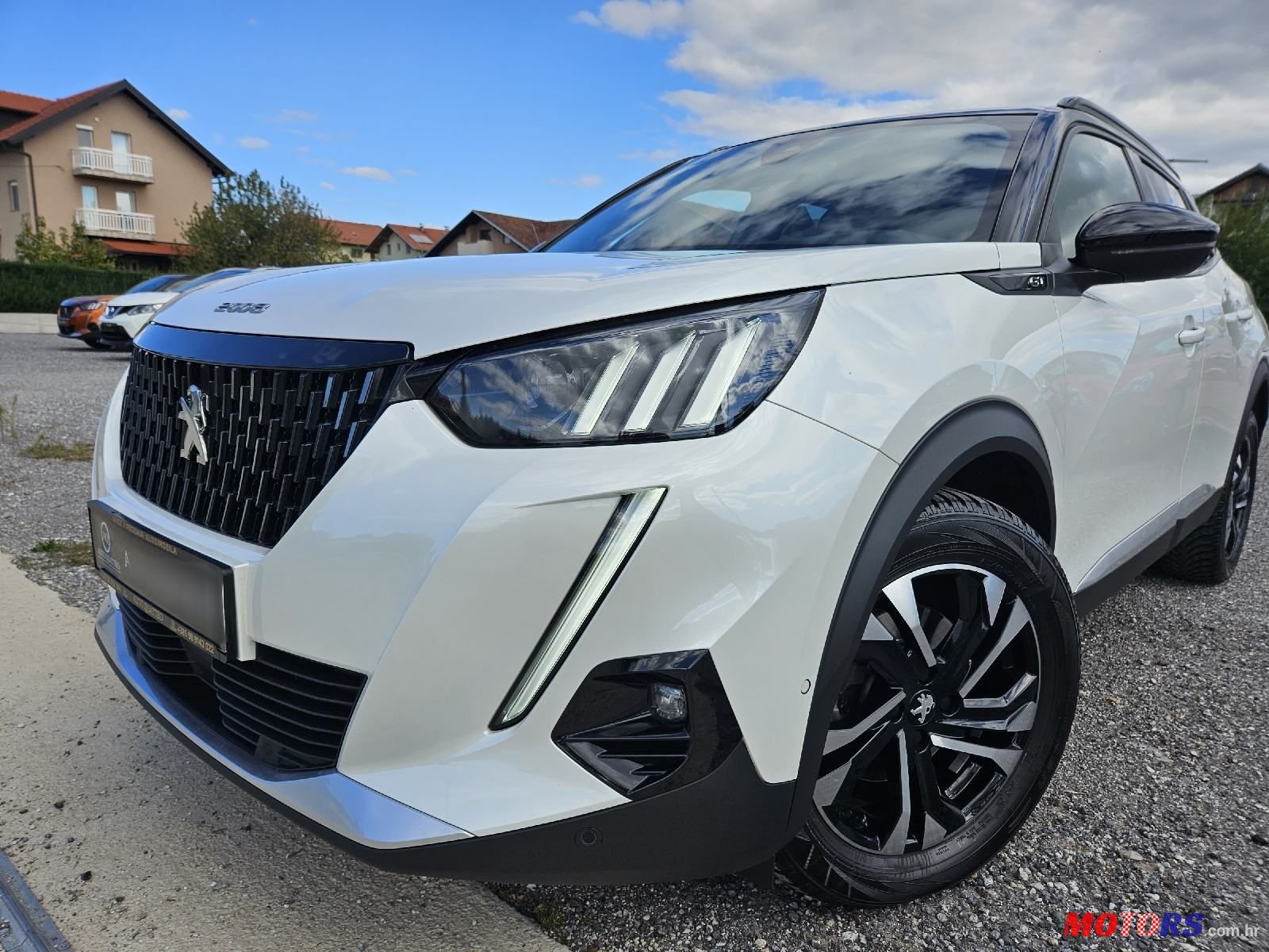 2022' Peugeot 2008 1,5 photo #1
