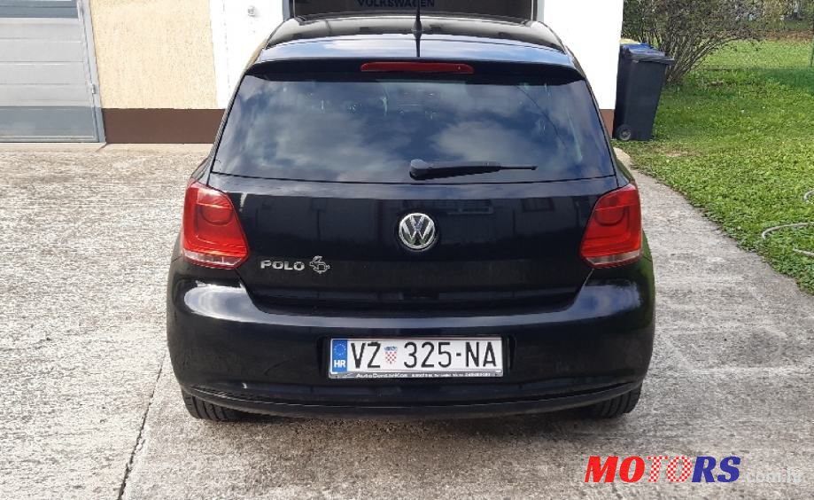 2011' Volkswagen Polo photo #2