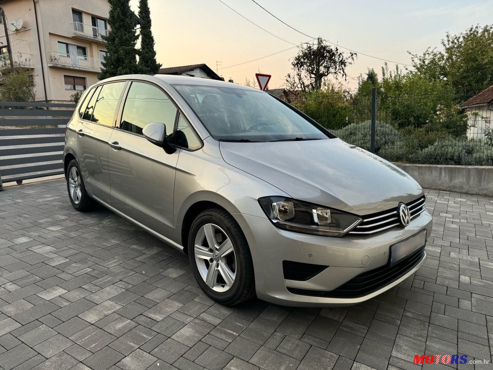 2014' Volkswagen Golf Sportsvan photo #2