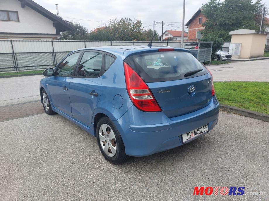 2012' Hyundai i30 photo #3