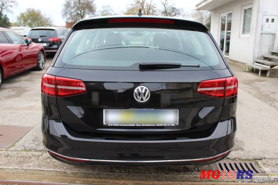 2017' Volkswagen Passat Variant photo #6