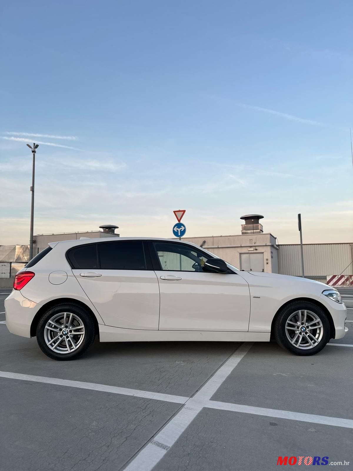 2016' BMW Serija 1 120D photo #2