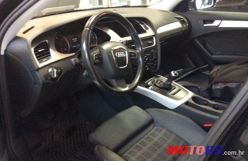 2011' Audi A4 Avant photo #2